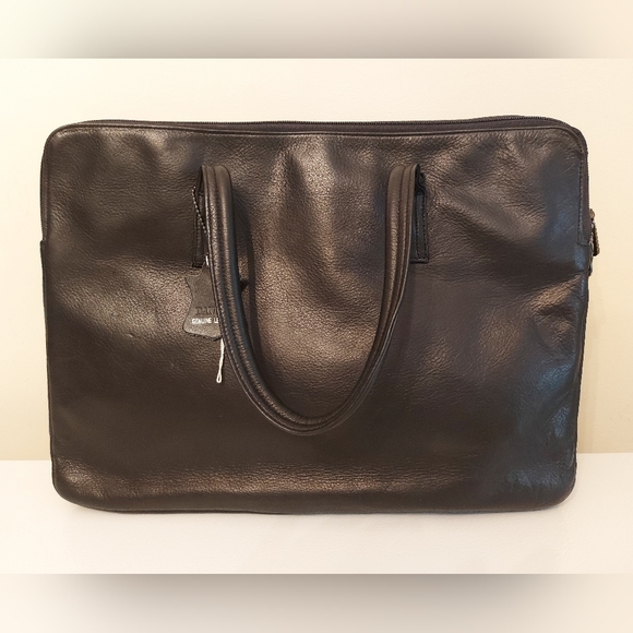 Danier Genuine Leather Messenger Bag - Black - Picture 4 of 10